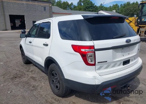 2014 Ford Police Interceptor z USA, uszkodzony, nr VIN 1FM5K8AR4EGA50177